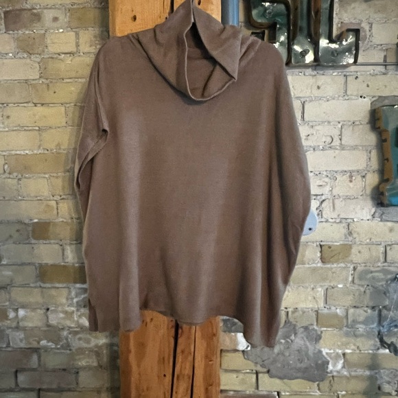 Stitches & Stripes Genevieve Poncho Pullover in Camel - Picture 6 of 7